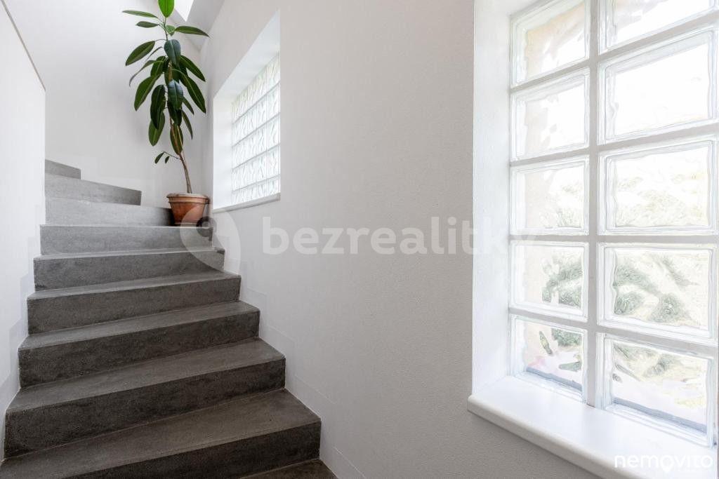 4 bedroom flat to rent, 140 m², U Hrušky, Prague, Prague