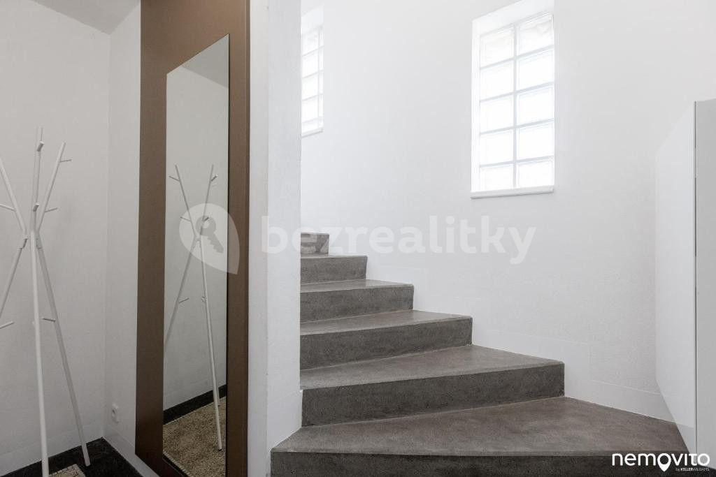 4 bedroom flat to rent, 140 m², U Hrušky, Prague, Prague