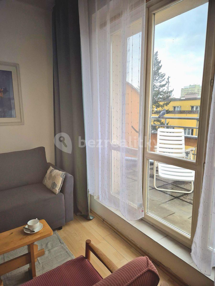 2 bedroom flat to rent, 38 m², Počátecká, Prague, Prague