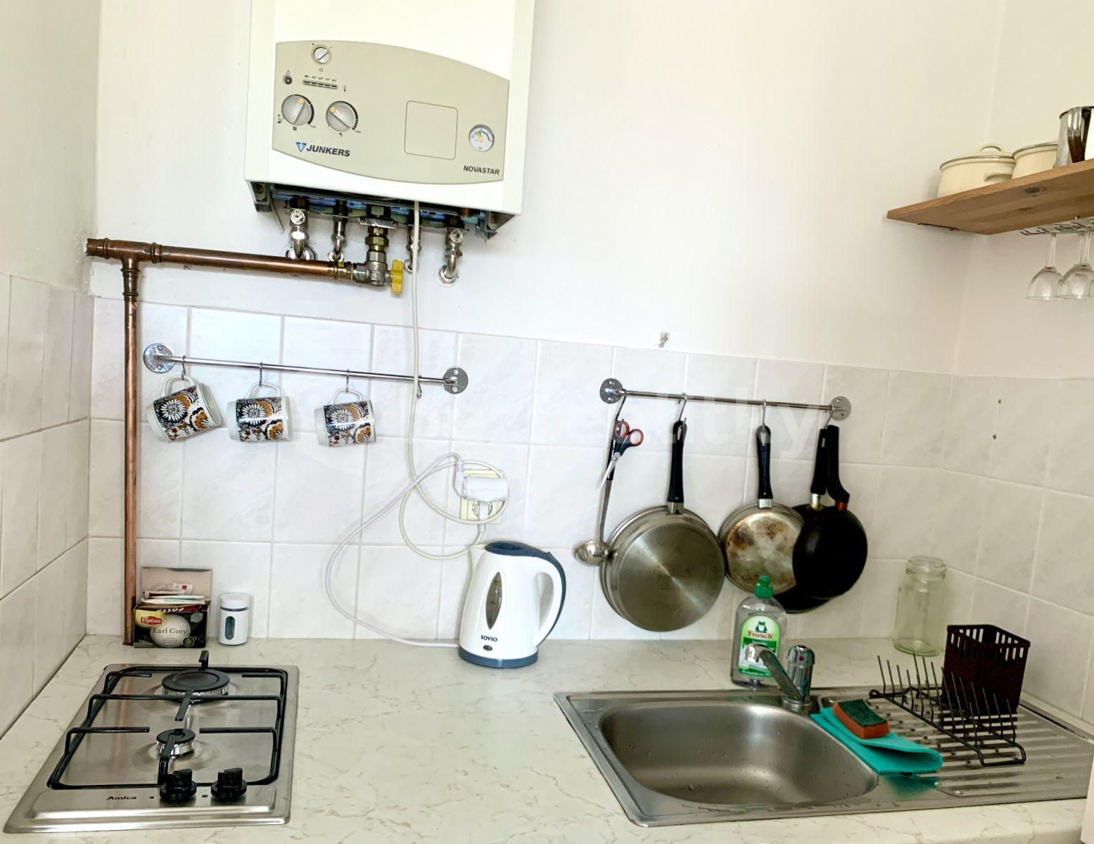 2 bedroom flat to rent, 38 m², Počátecká, Prague, Prague