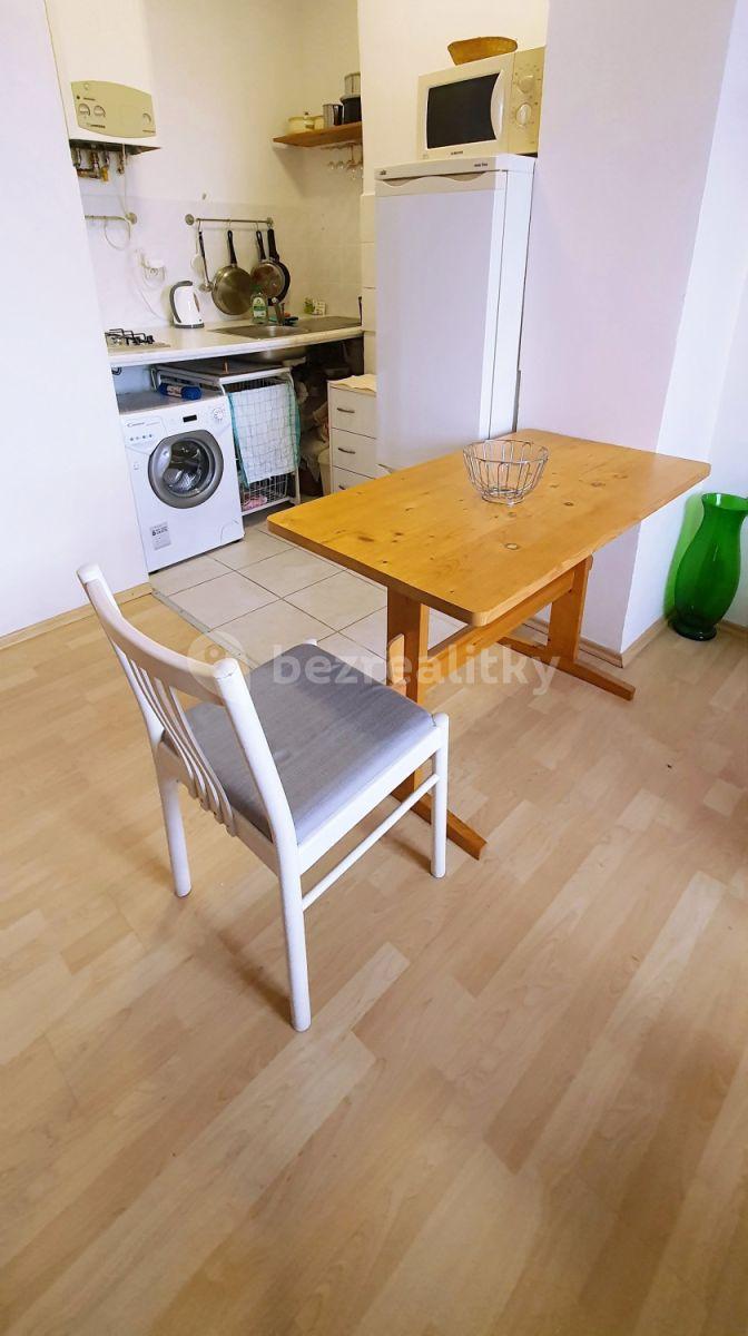 2 bedroom flat to rent, 38 m², Počátecká, Prague, Prague