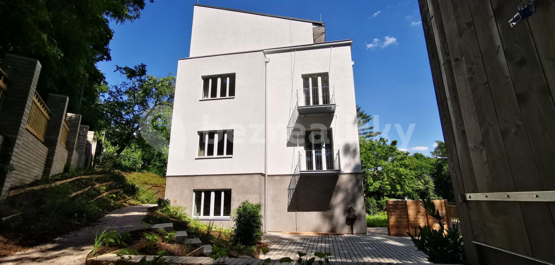 3 bedroom flat to rent, 94 m², Zahradníčkova, Prague, Prague