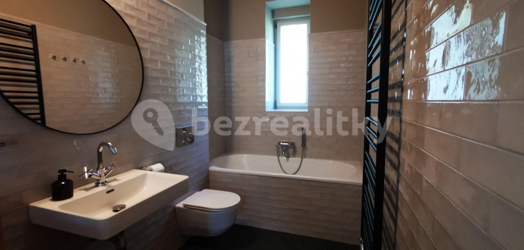 3 bedroom flat to rent, 92 m², Zahradníčkova, Prague, Prague