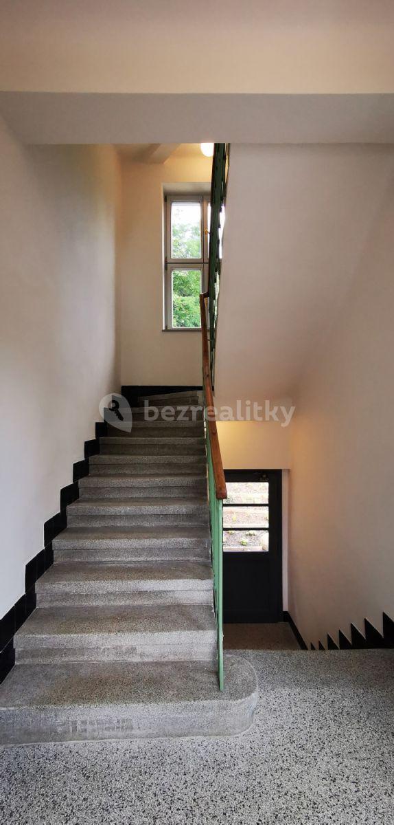 3 bedroom flat to rent, 86 m², Zahradníčkova, Prague, Prague