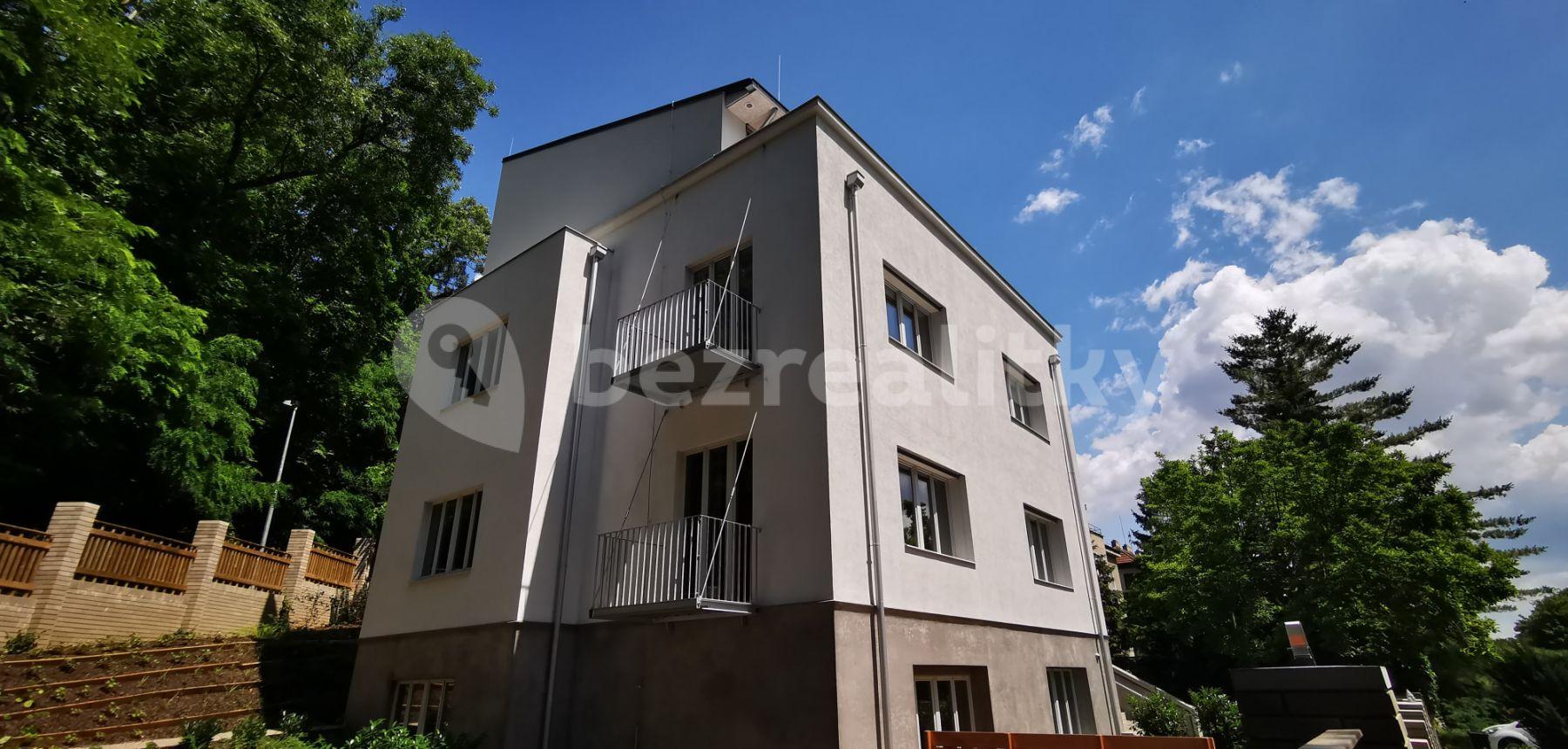 3 bedroom flat to rent, 86 m², Zahradníčkova, Prague, Prague