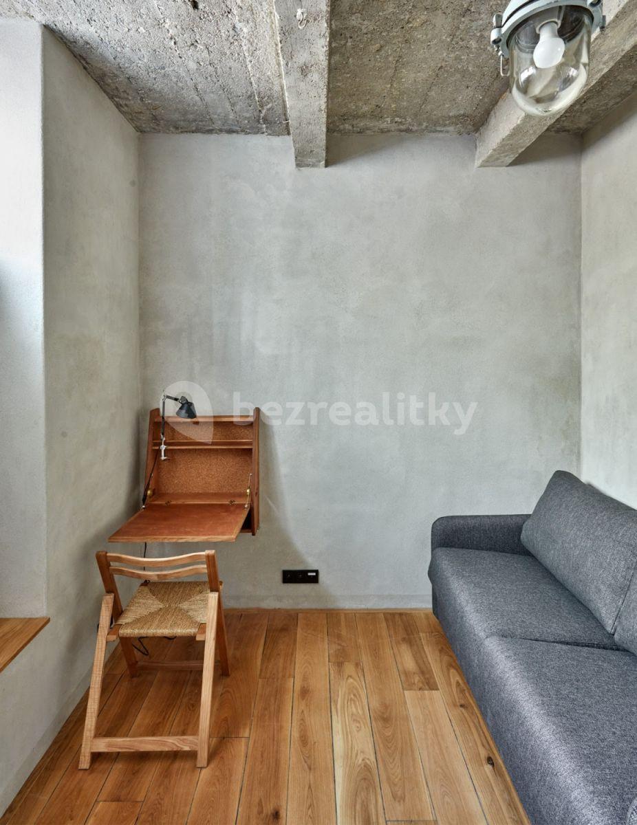 3 bedroom flat to rent, 86 m², Zahradníčkova, Prague, Prague