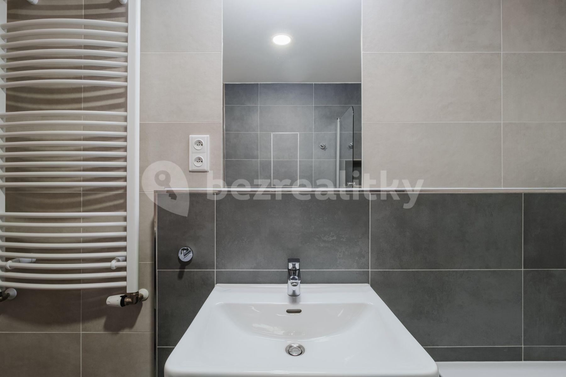 2 bedroom flat to rent, 52 m², U Pergamenky, Prague, Prague