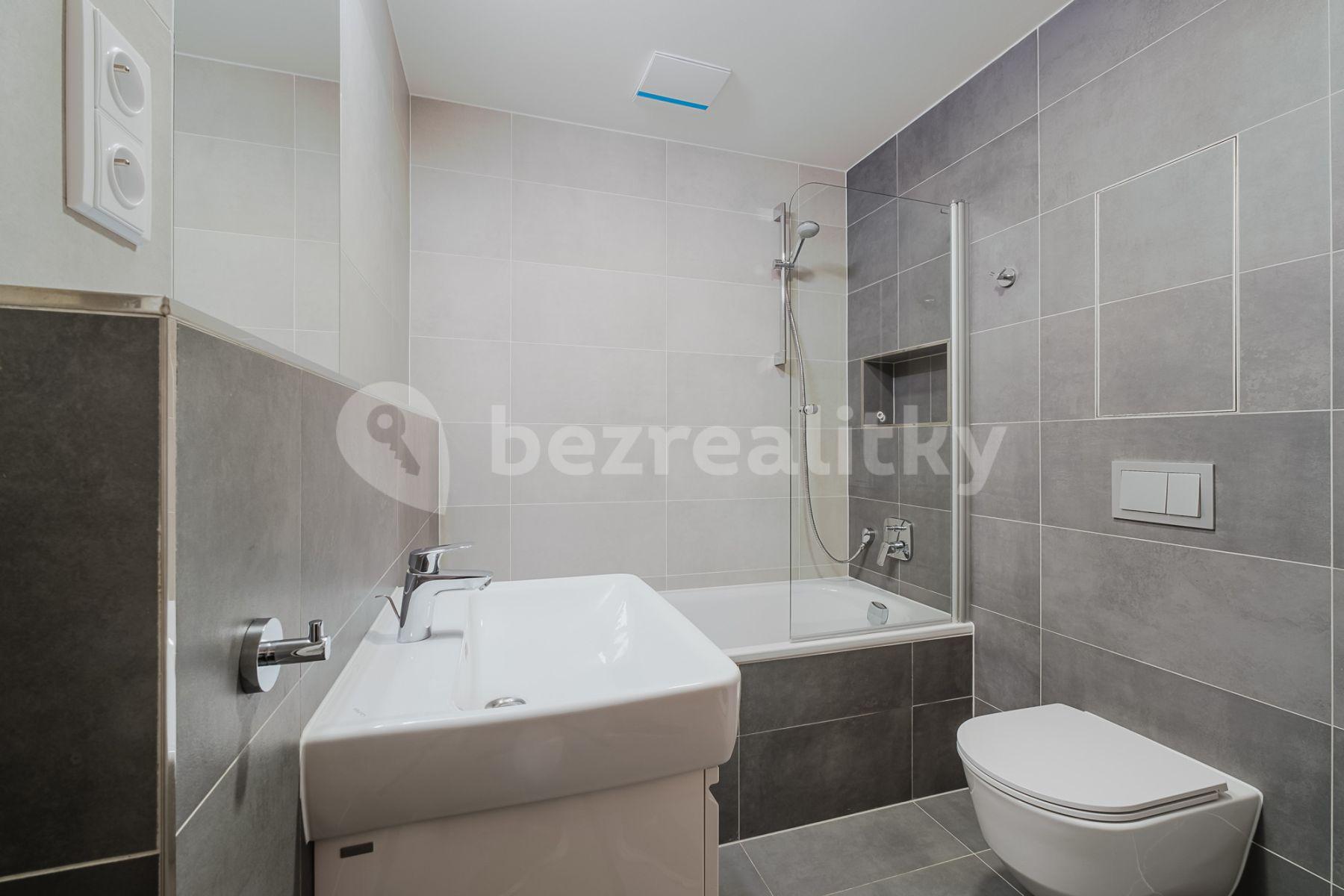 2 bedroom flat to rent, 52 m², U Pergamenky, Prague, Prague