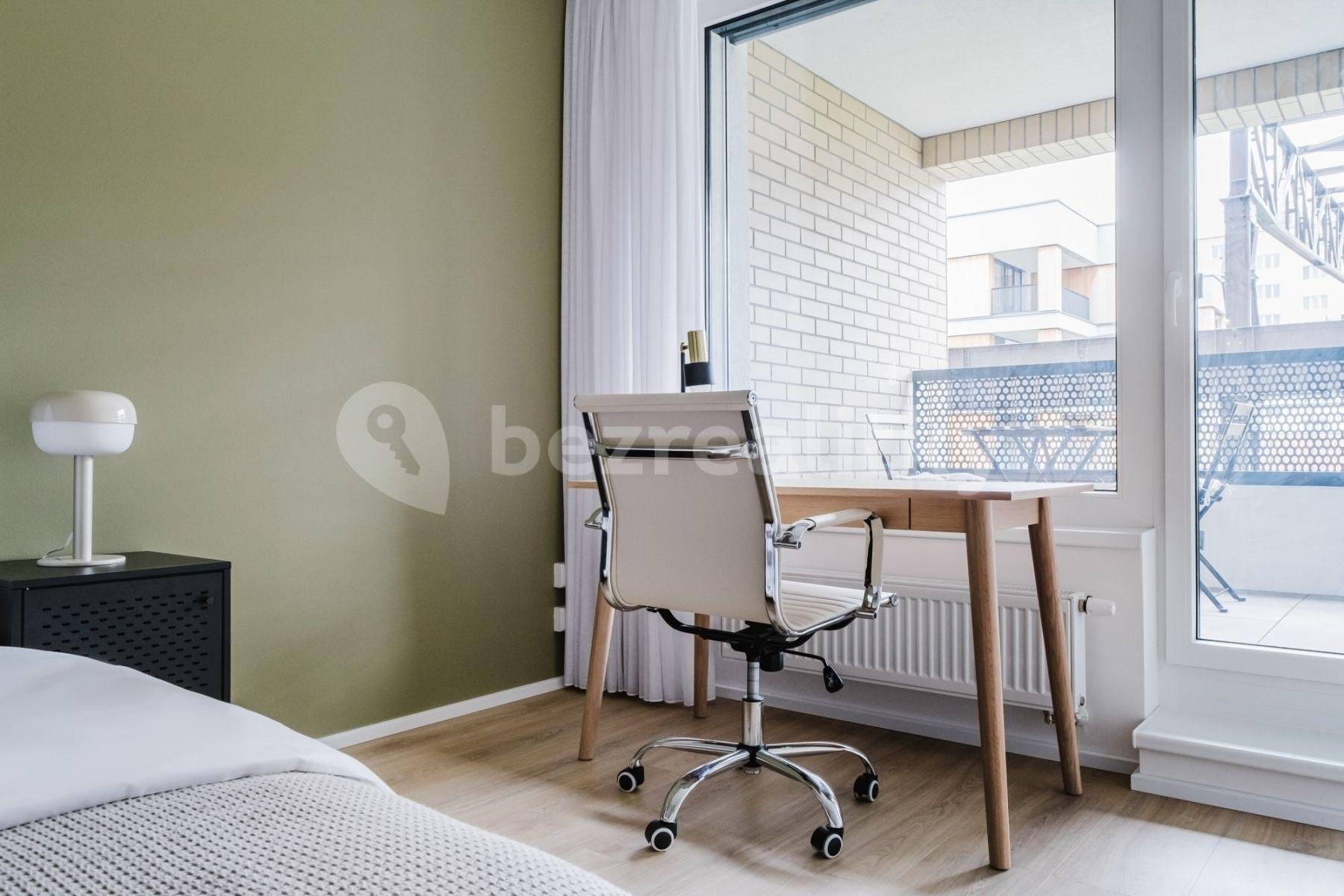 2 bedroom flat to rent, 61 m², U Pergamenky a, Prague, Prague