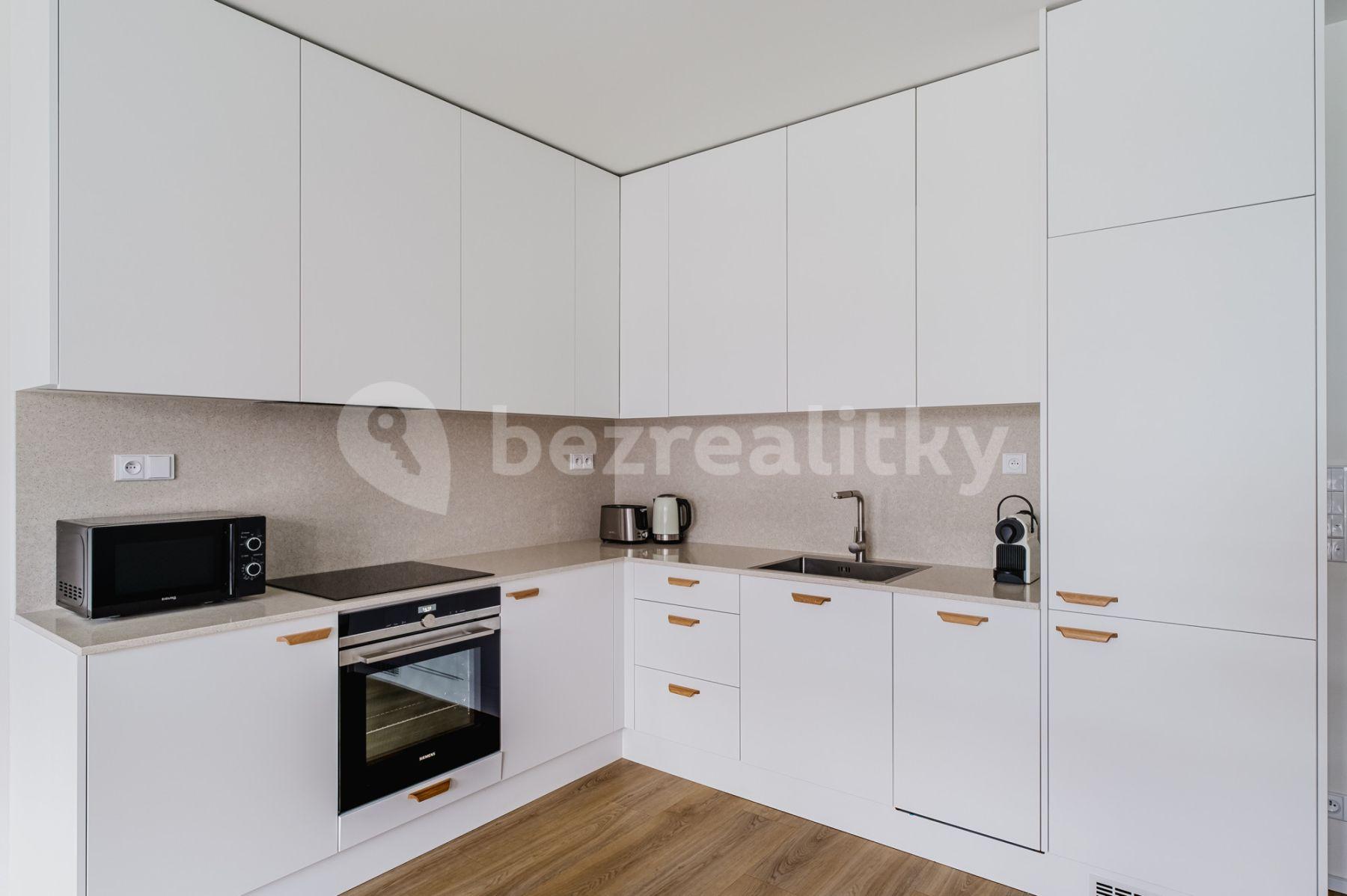 2 bedroom flat to rent, 61 m², U Pergamenky a, Prague, Prague