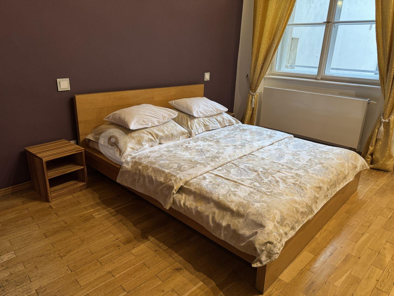 4 bedroom flat to rent, 140 m², Lázeňská, Prague, Prague