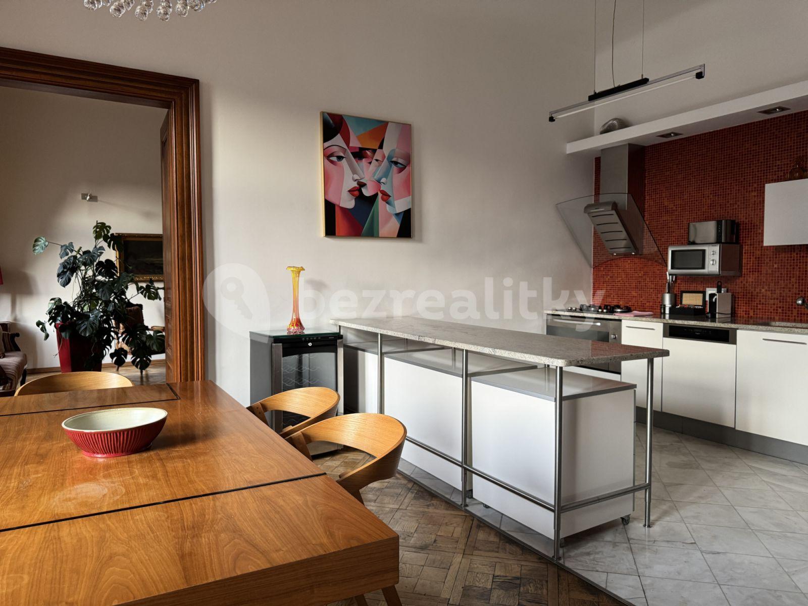 4 bedroom flat to rent, 140 m², Lázeňská, Prague, Prague