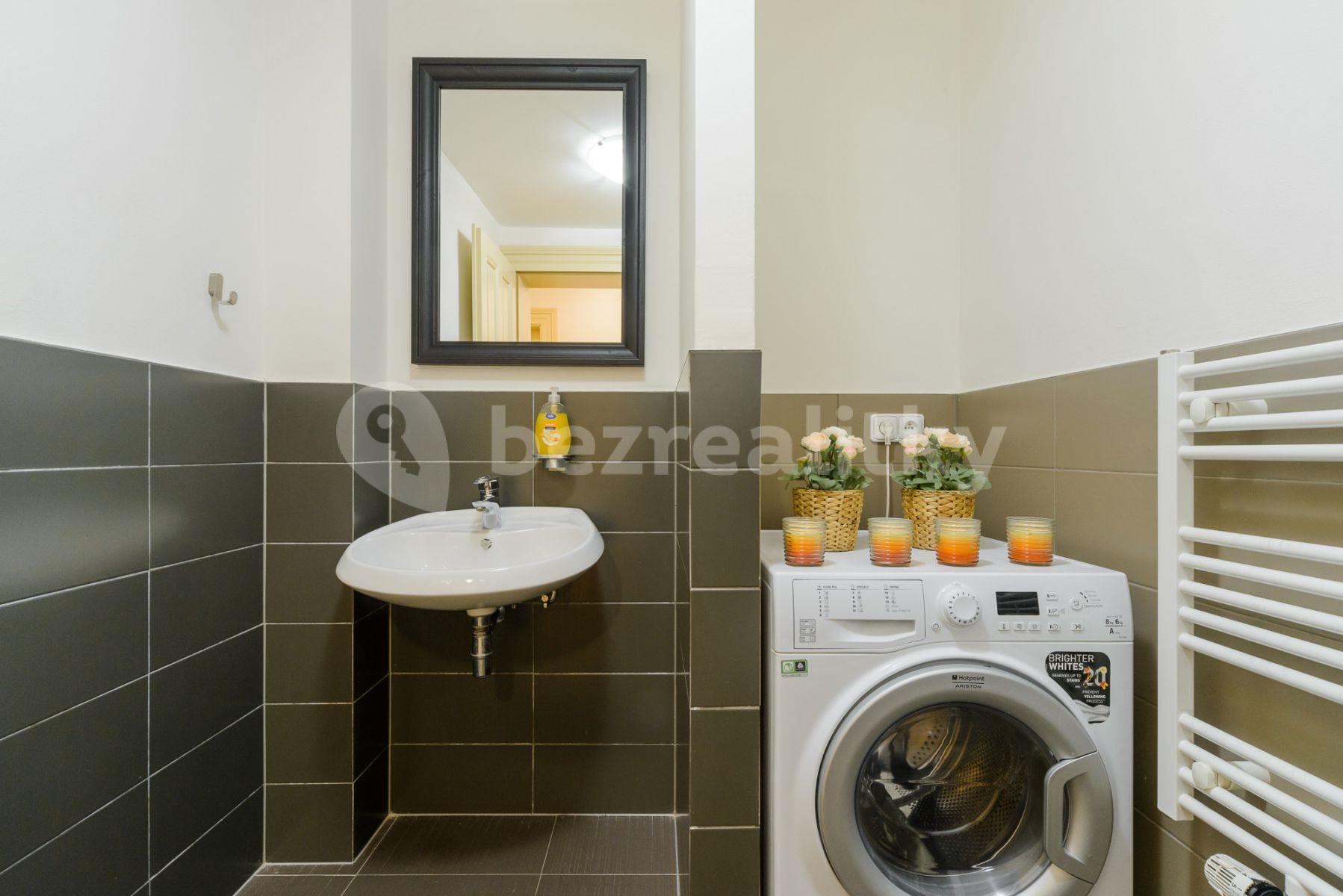 4 bedroom flat to rent, 80 m², Soukenická, Prague, Prague