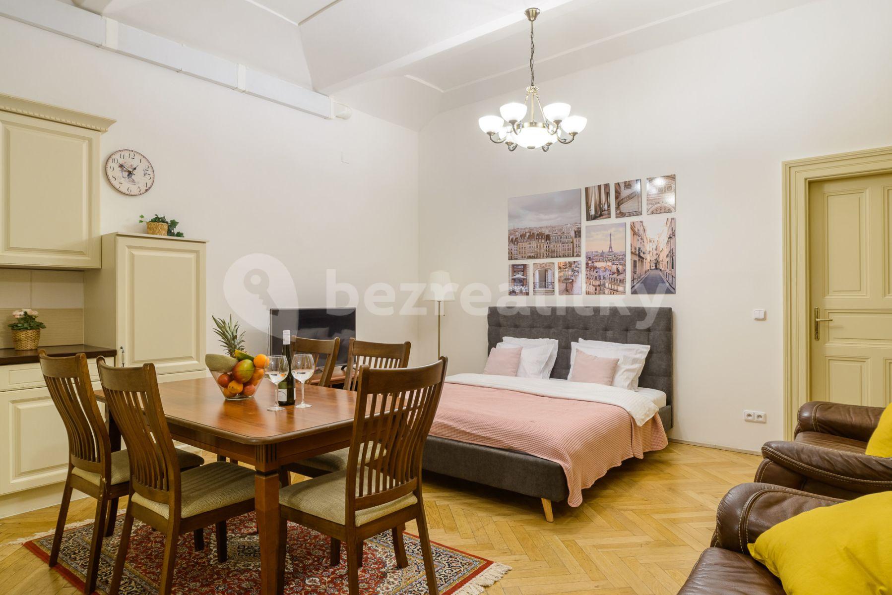 4 bedroom flat to rent, 80 m², Soukenická, Prague, Prague