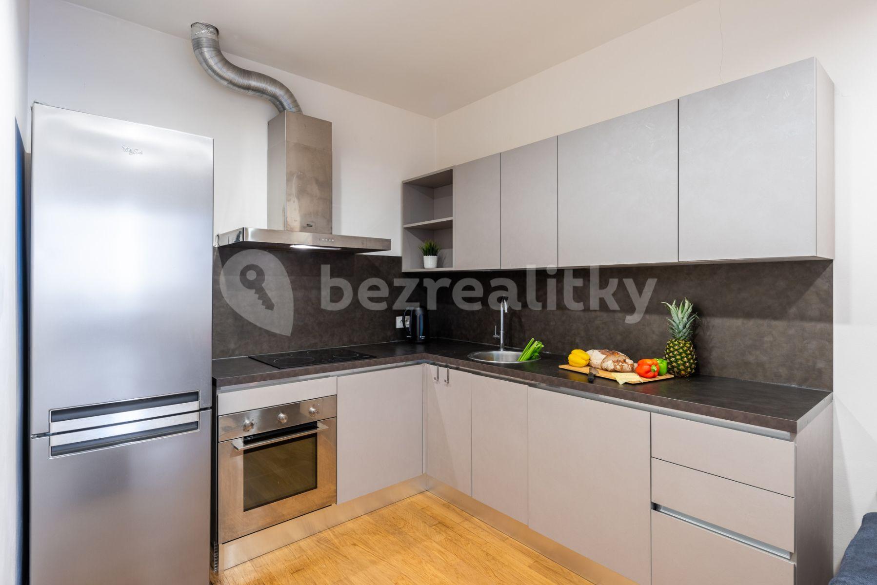 4 bedroom flat to rent, 96 m², Sokolovská, Prague, Prague