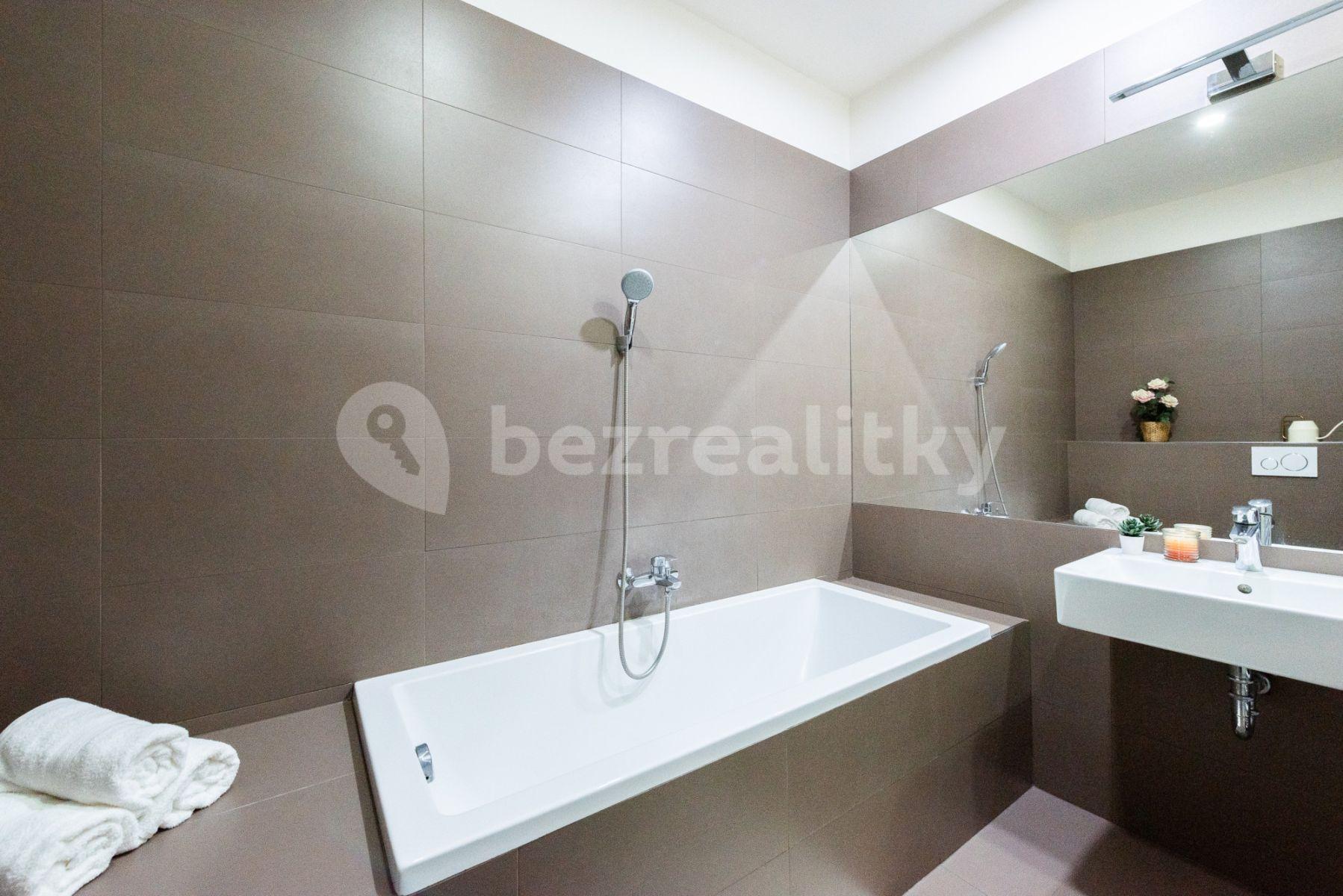 4 bedroom flat to rent, 96 m², Sokolovská, Prague, Prague