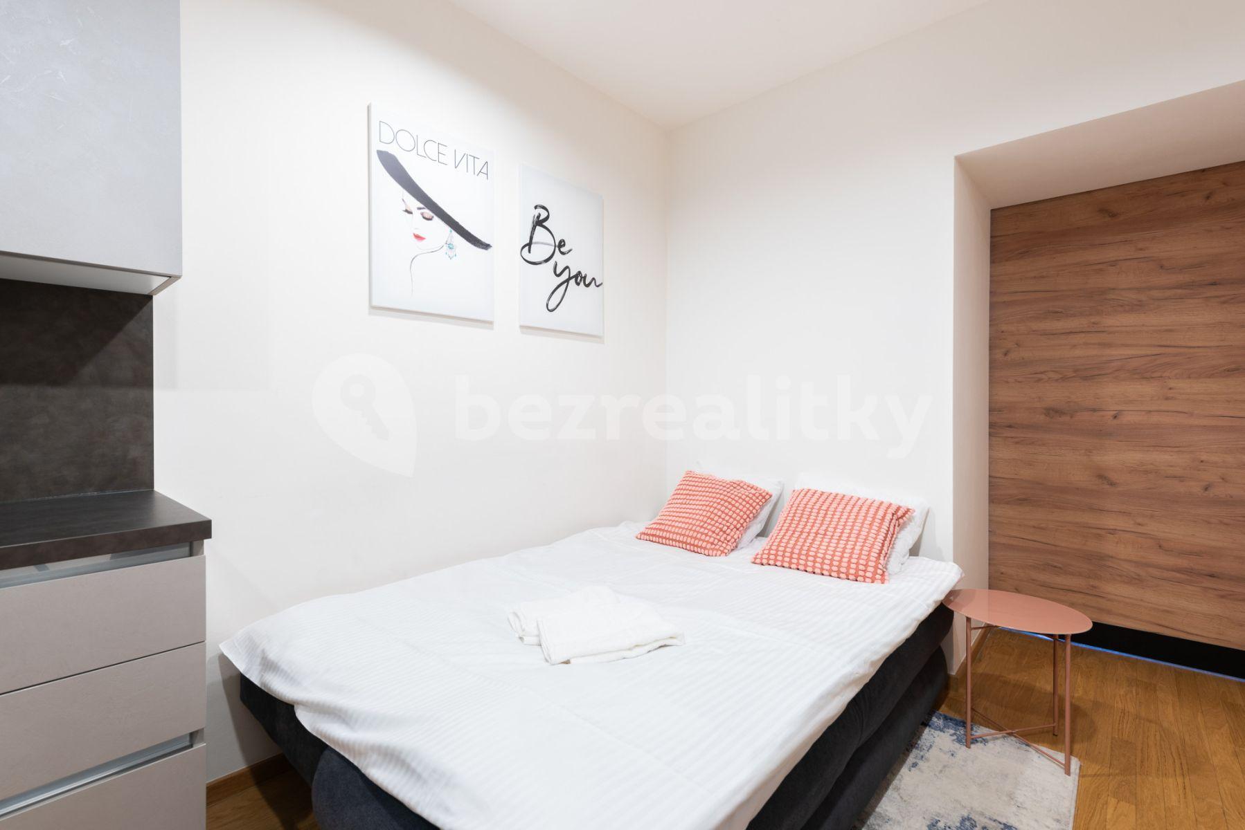 4 bedroom flat to rent, 96 m², Sokolovská, Prague, Prague