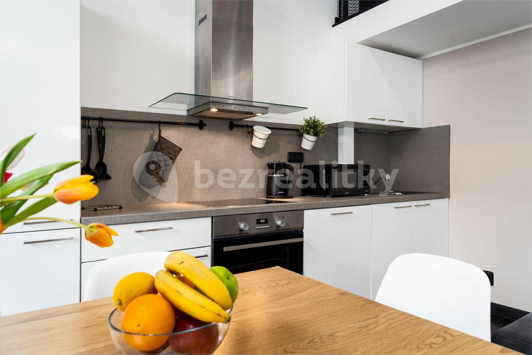 2 bedroom flat to rent, 70 m², Křižíkova, Prague, Prague