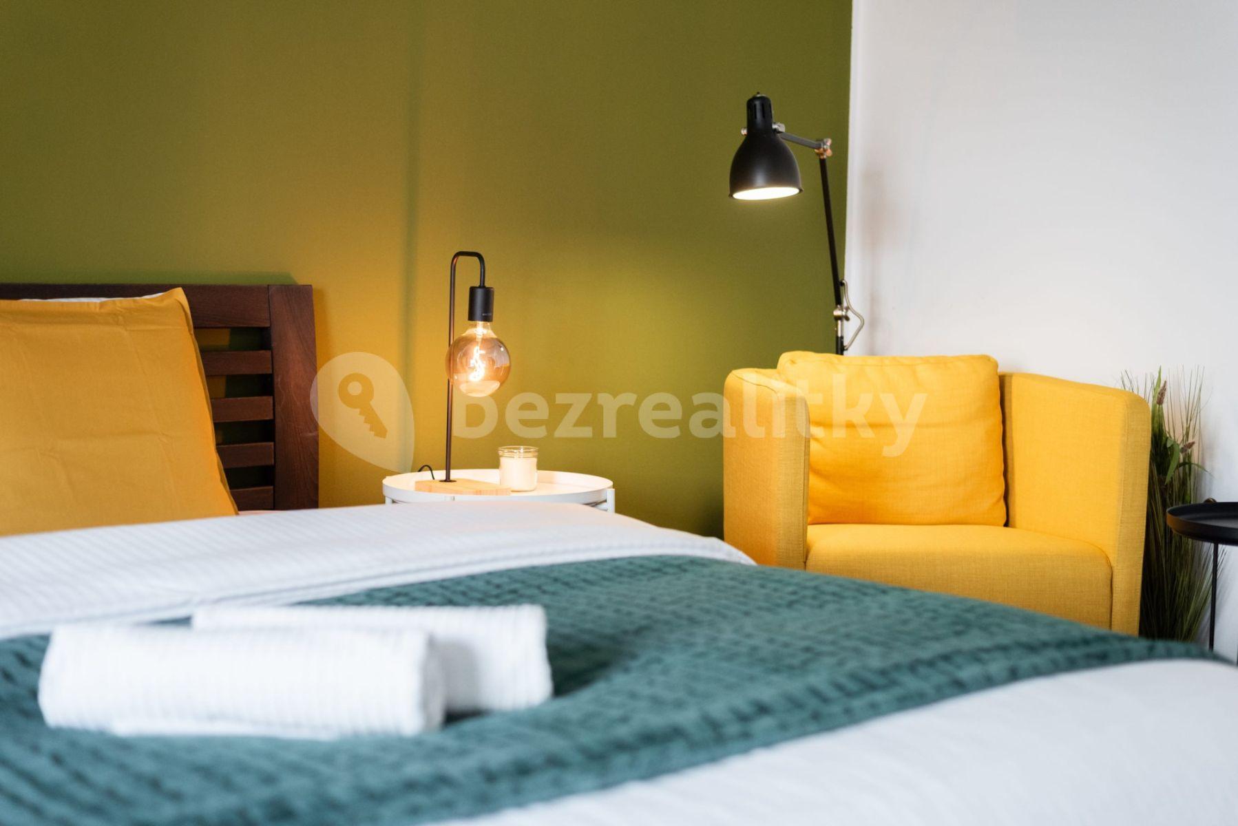 4 bedroom flat to rent, 150 m², Křižíkova, Prague, Prague