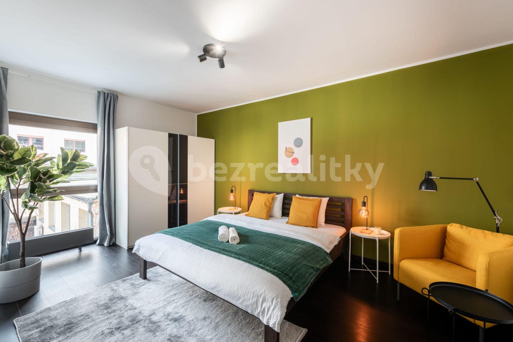 4 bedroom flat to rent, 150 m², Křižíkova, Prague, Prague