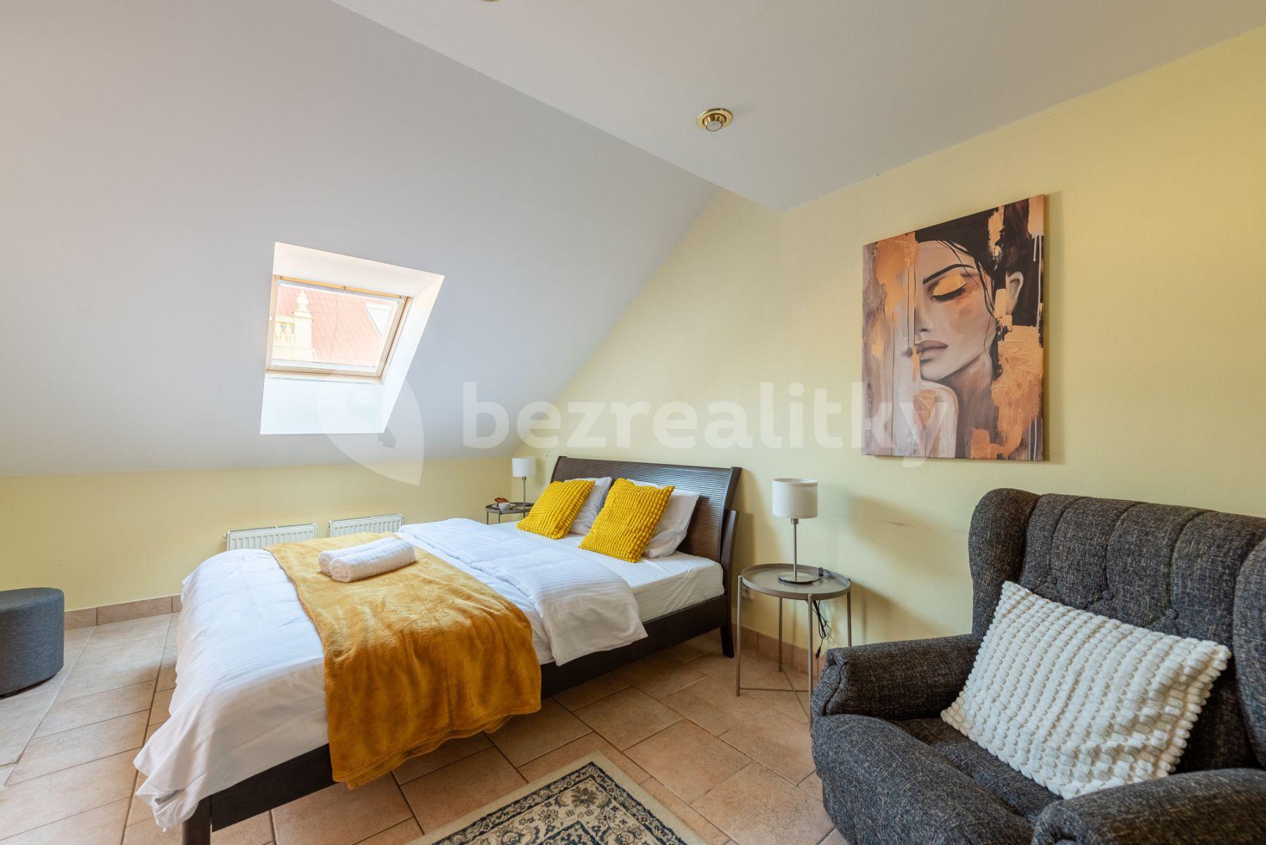 4 bedroom flat to rent, 80 m², Pštrossova, Prague, Prague