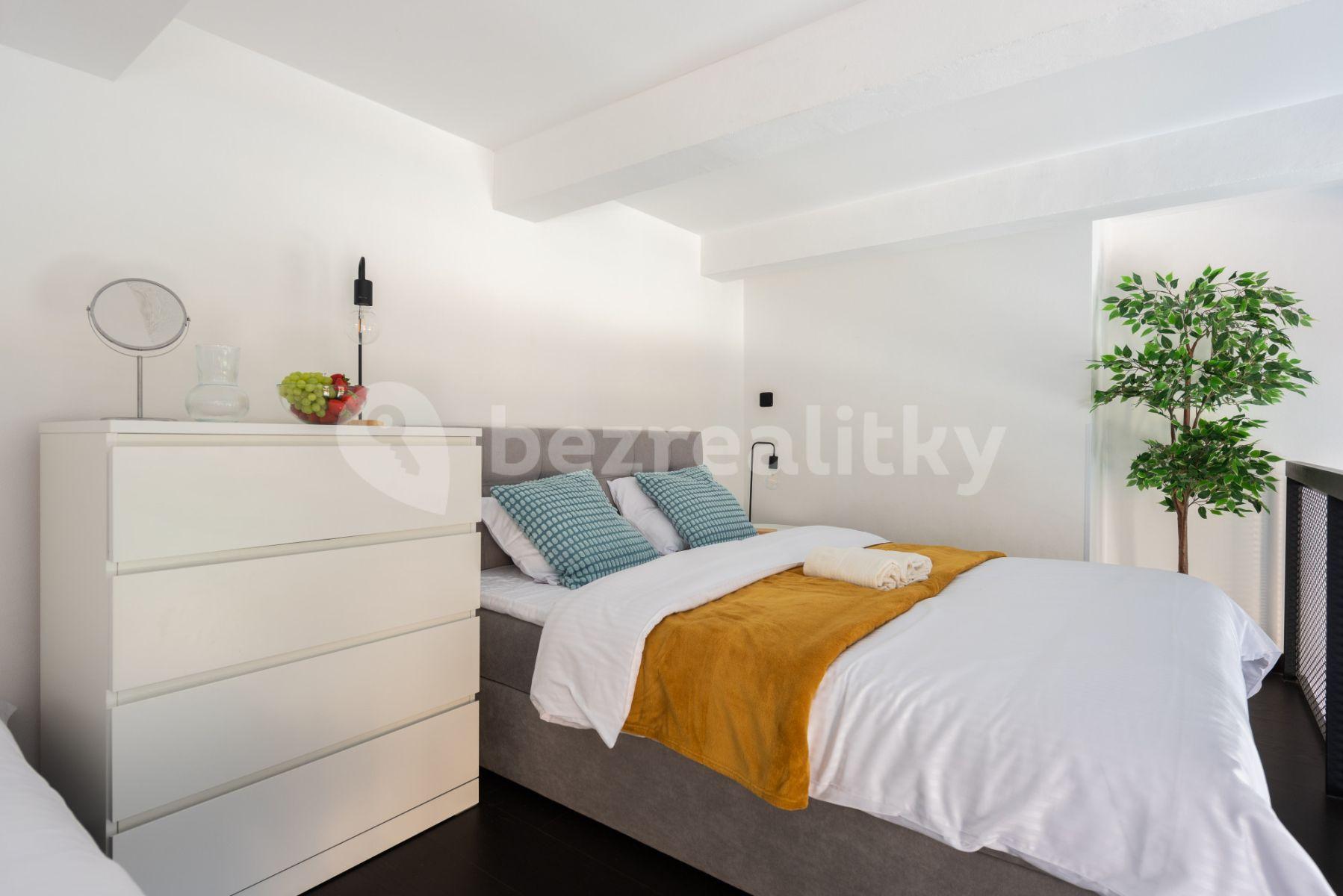 2 bedroom flat to rent, 65 m², Křižíkova, Prague, Prague