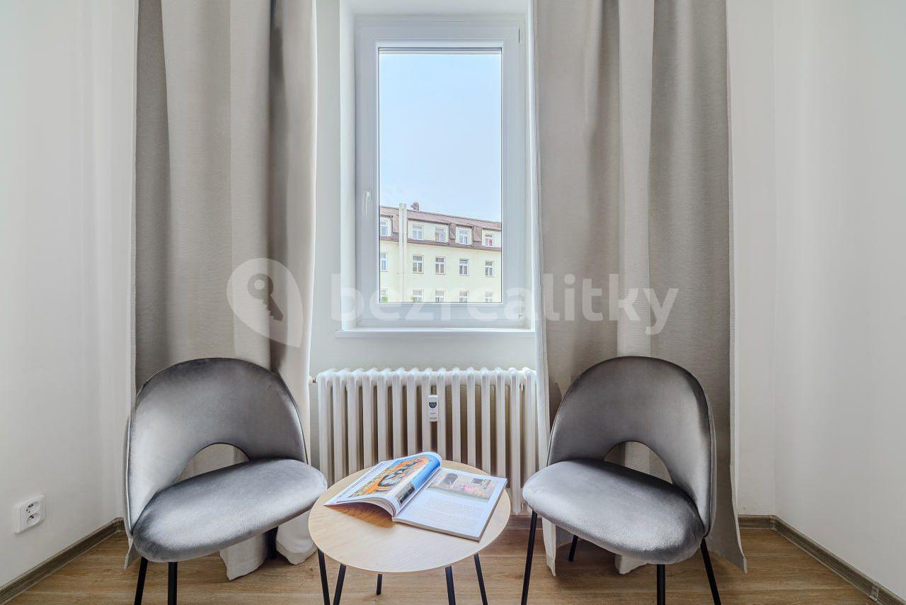 4 bedroom flat to rent, 100 m², Londýnská, Prague, Prague