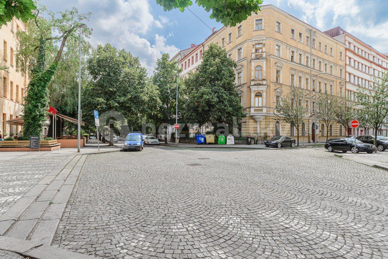 4 bedroom flat to rent, 100 m², Londýnská, Prague, Prague