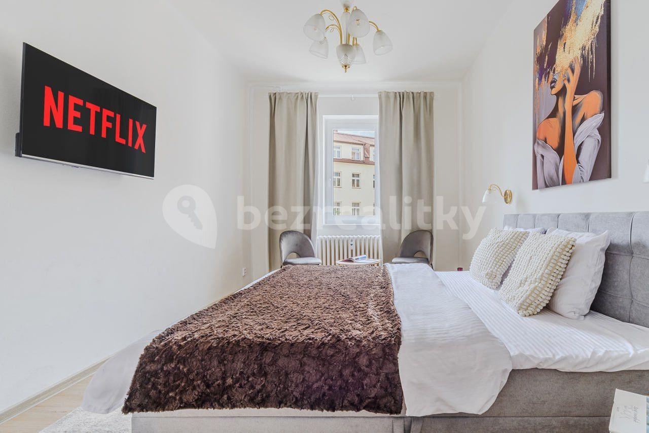 4 bedroom flat to rent, 100 m², Londýnská, Prague, Prague