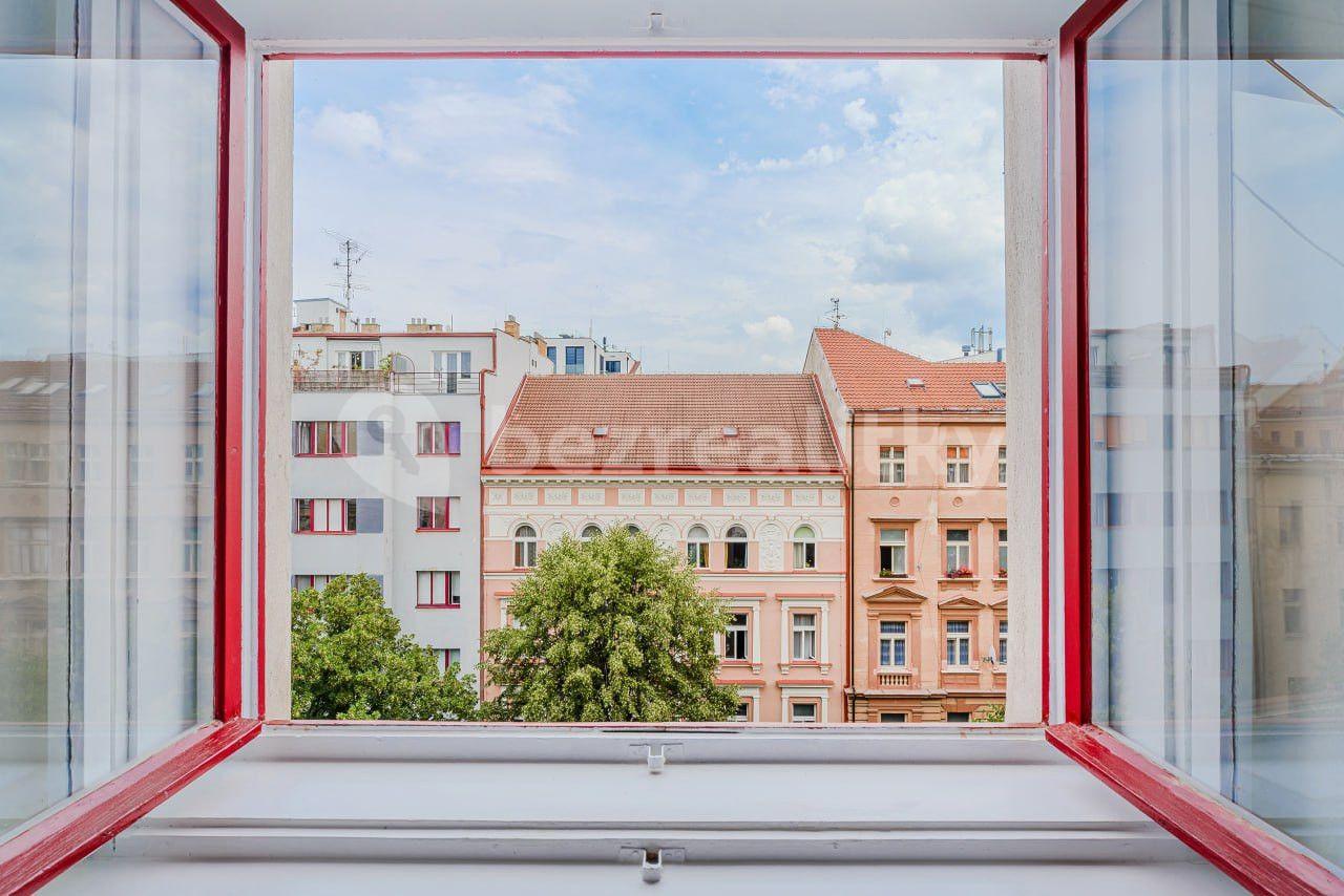 4 bedroom flat to rent, 100 m², Londýnská, Prague, Prague