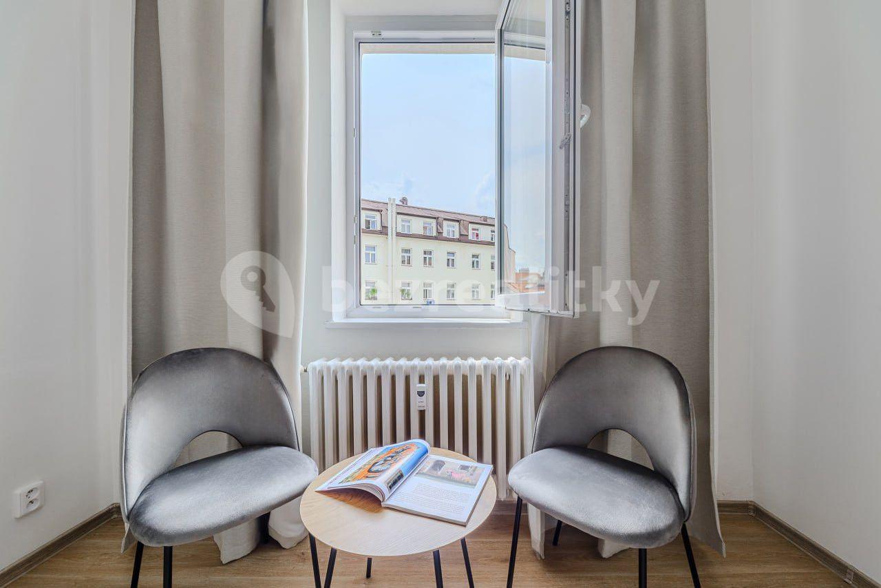 4 bedroom flat to rent, 100 m², Londýnská, Prague, Prague