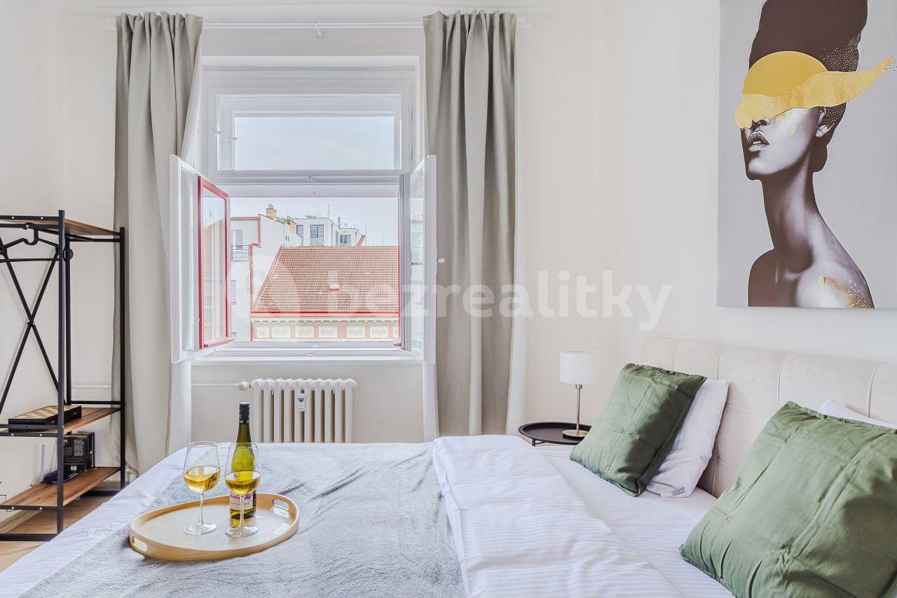 4 bedroom flat to rent, 100 m², Londýnská, Prague, Prague