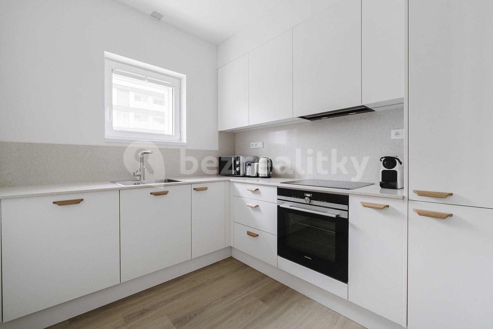 2 bedroom flat to rent, 63 m², U Pergamenky a, Prague, Prague