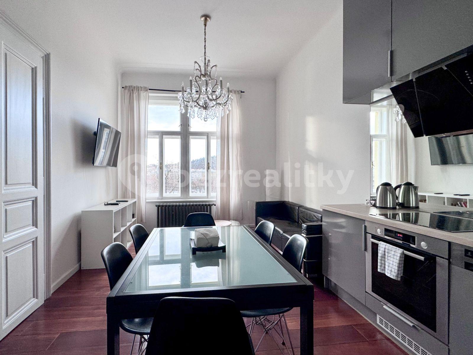 3 bedroom flat to rent, 80 m², Masarykovo nábřeží, Prague, Prague