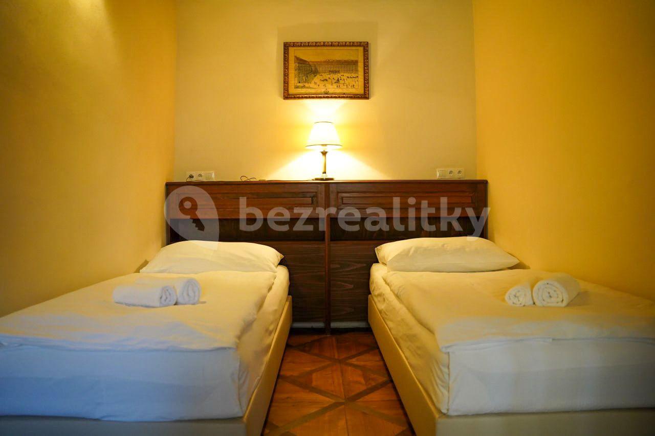 3 bedroom flat to rent, 100 m², Nerudova, Prague, Prague