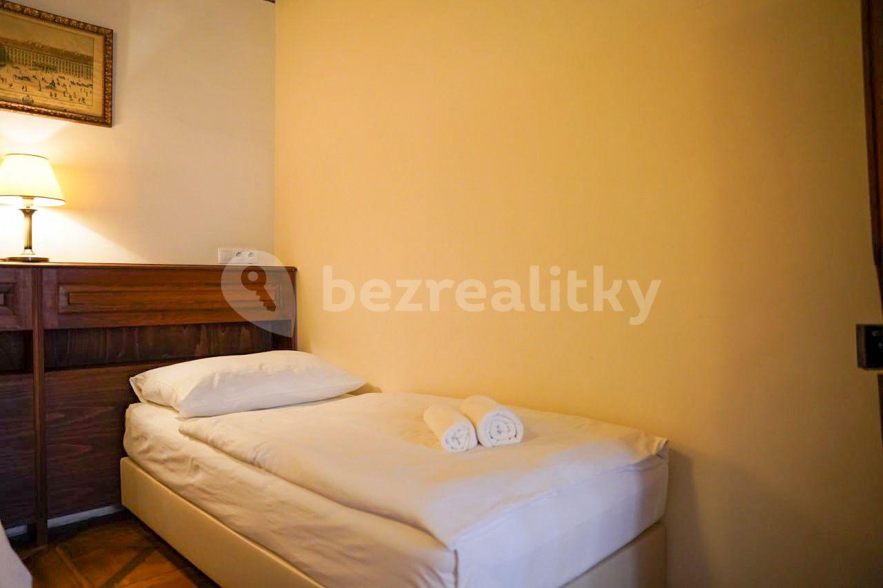 3 bedroom flat to rent, 100 m², Nerudova, Prague, Prague