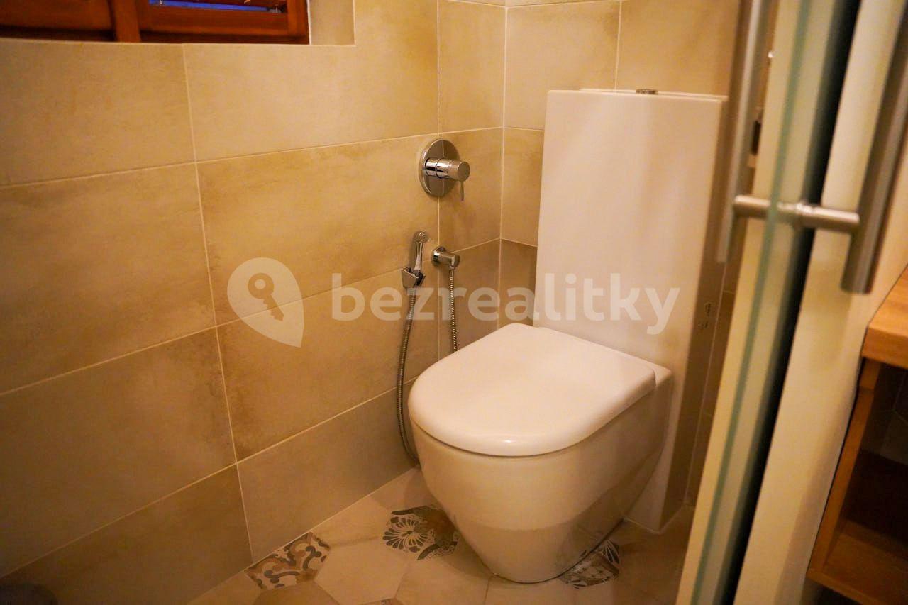 3 bedroom flat to rent, 100 m², Nerudova, Prague, Prague