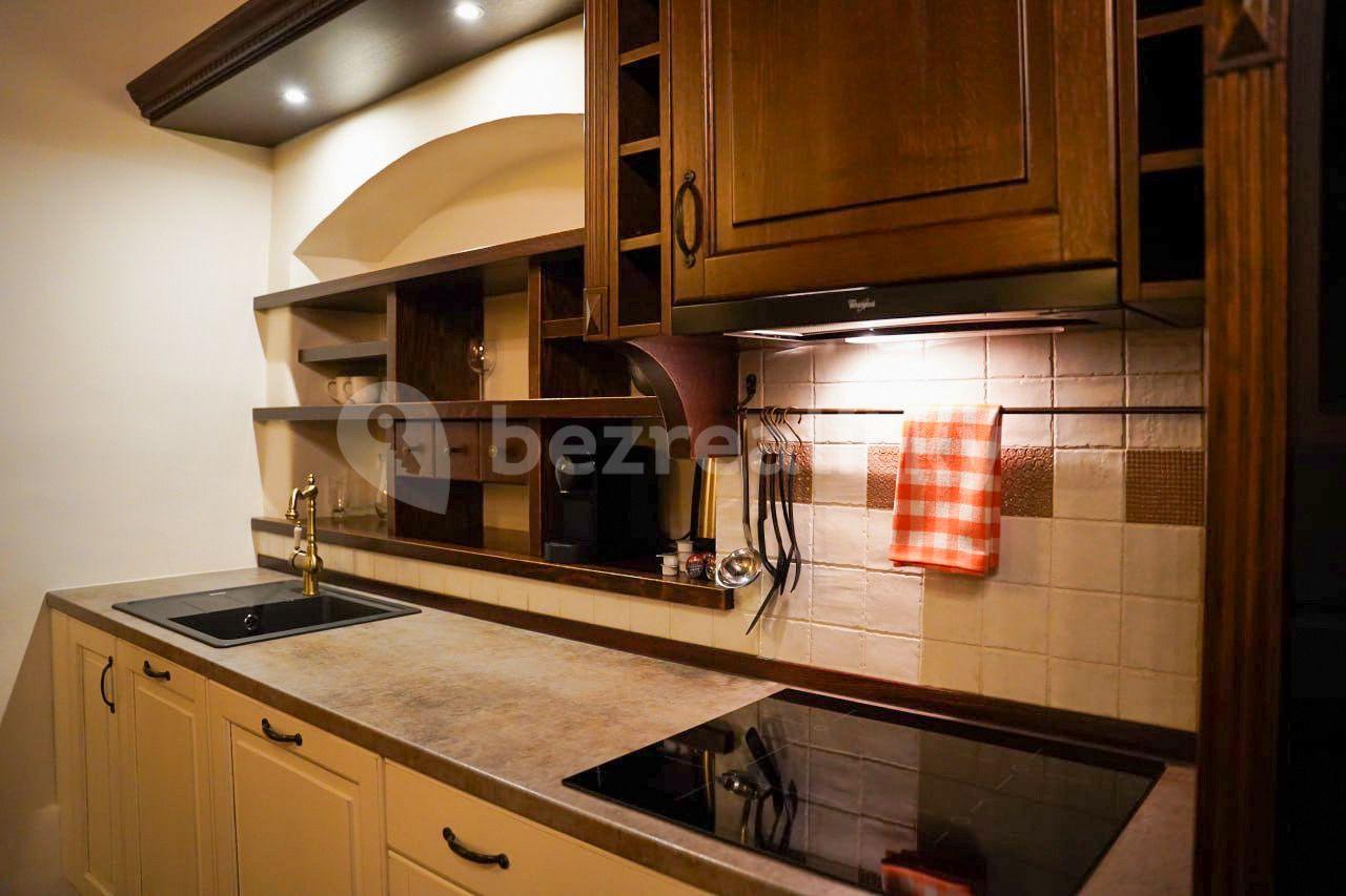 3 bedroom flat to rent, 100 m², Nerudova, Prague, Prague