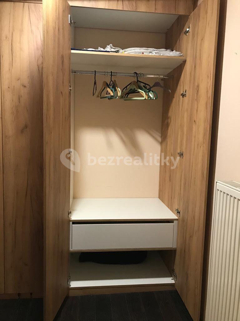 4 bedroom flat to rent, 125 m², Karlovo náměstí, Prague, Prague