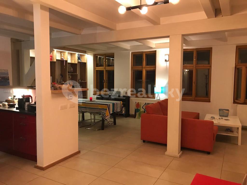 4 bedroom flat to rent, 125 m², Karlovo náměstí, Prague, Prague