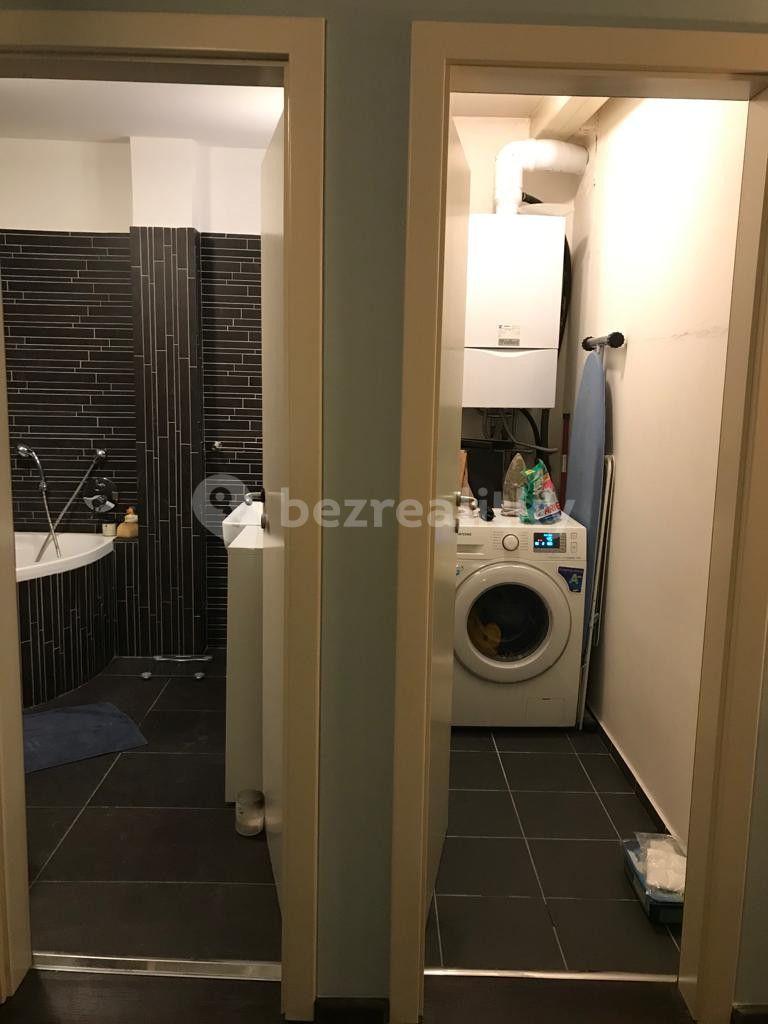 4 bedroom flat to rent, 125 m², Karlovo náměstí, Prague, Prague