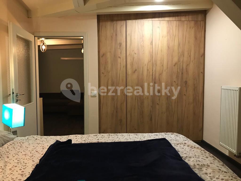 4 bedroom flat to rent, 125 m², Karlovo náměstí, Prague, Prague