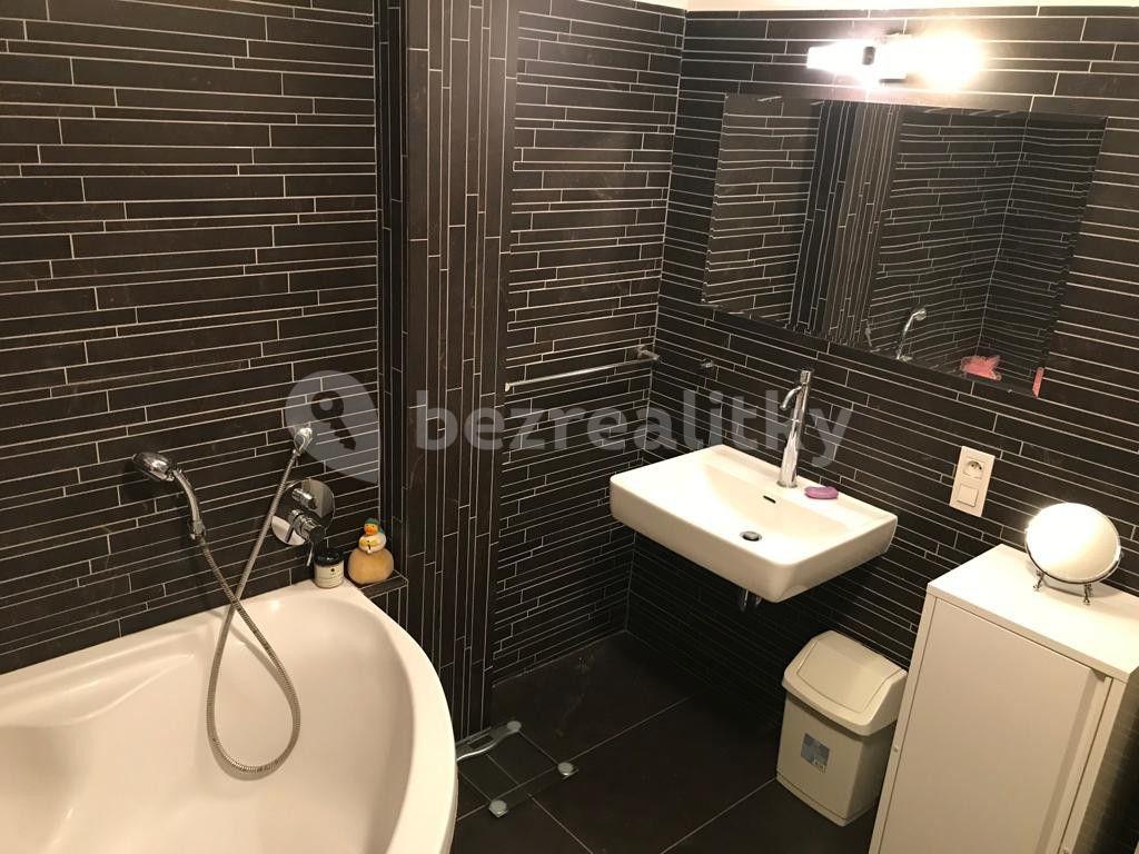 4 bedroom flat to rent, 125 m², Karlovo náměstí, Prague, Prague