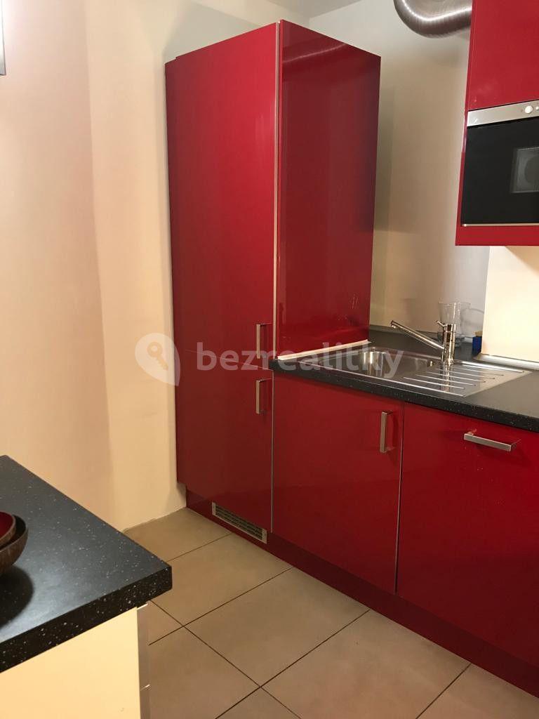 4 bedroom flat to rent, 125 m², Karlovo náměstí, Prague, Prague