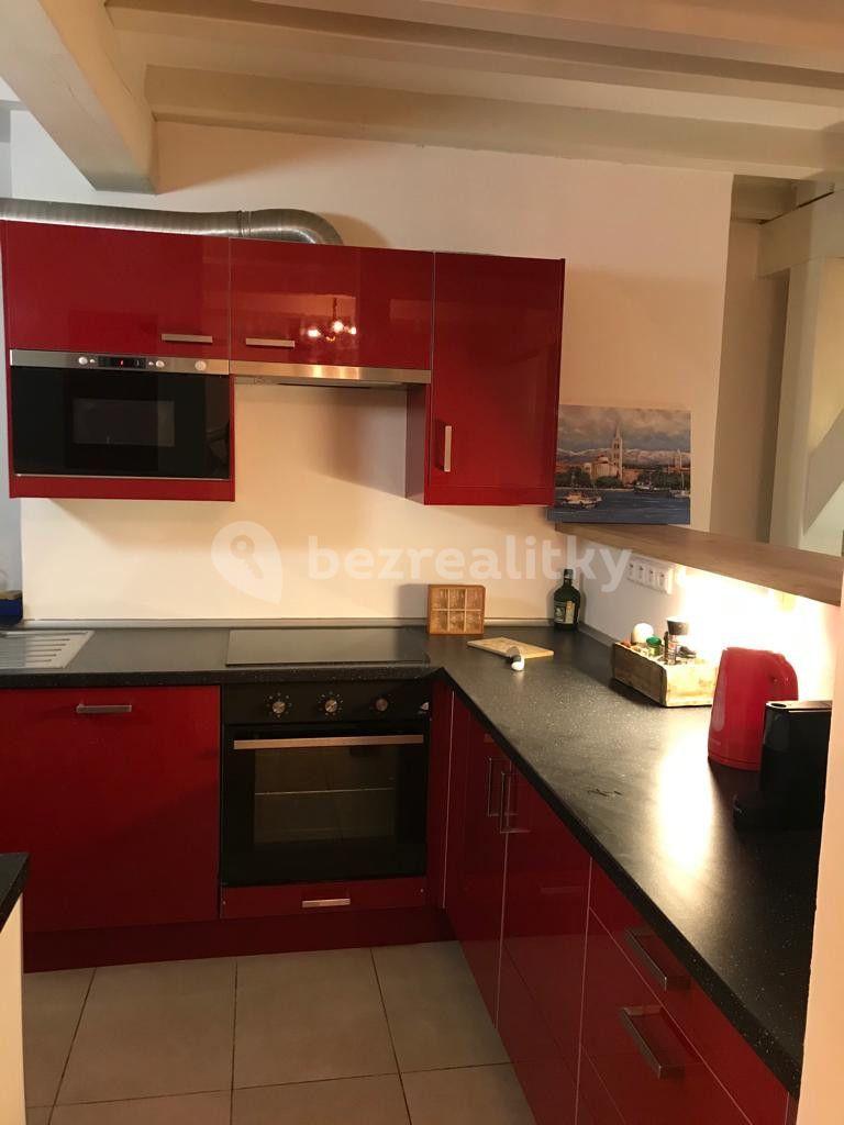 4 bedroom flat to rent, 125 m², Karlovo náměstí, Prague, Prague