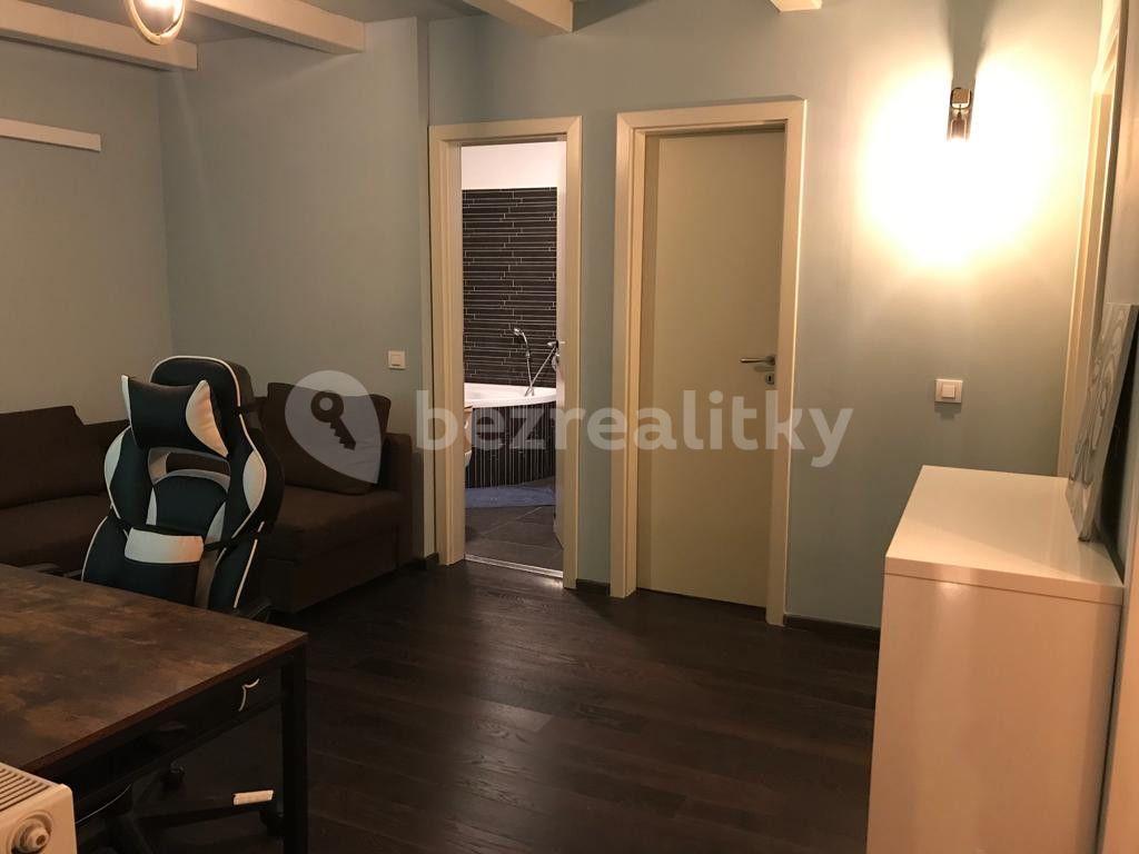 4 bedroom flat to rent, 125 m², Karlovo náměstí, Prague, Prague