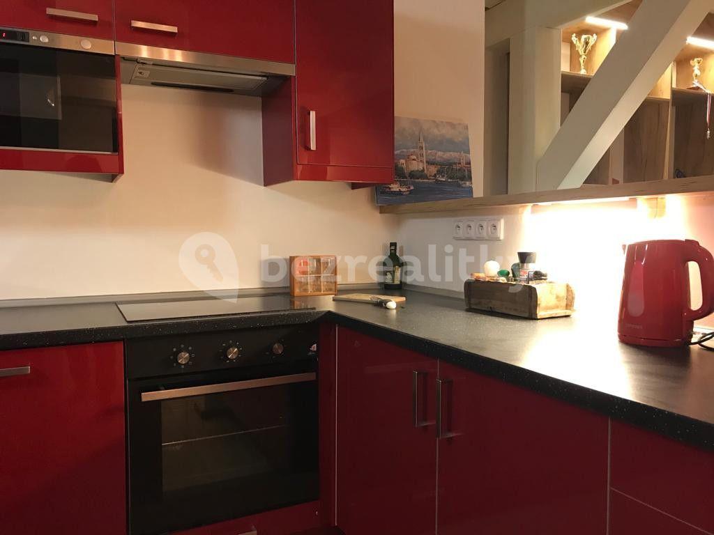 4 bedroom flat to rent, 125 m², Karlovo náměstí, Prague, Prague