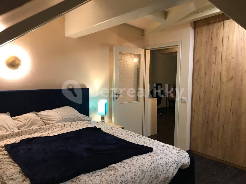 4 bedroom flat to rent, 125 m², Karlovo náměstí, Prague, Prague