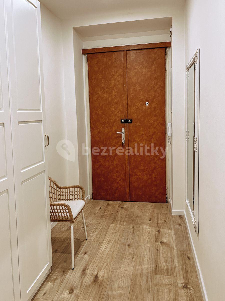 2 bedroom flat to rent, 67 m², Seifertova, Prague, Prague