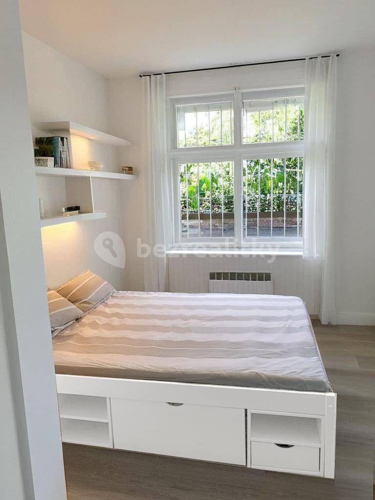 2 bedroom flat to rent, 52 m², U Obecního dvora, Prague, Prague